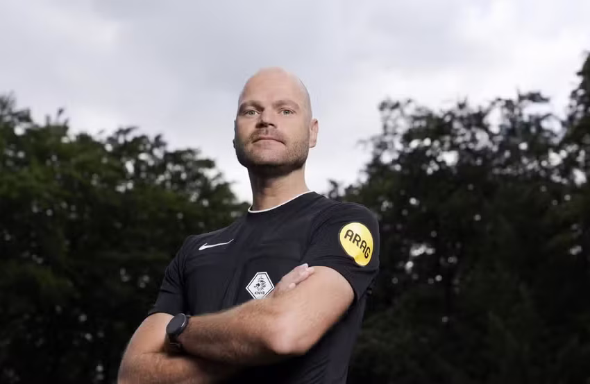  Morre Rob Dieperink, árbitro holandês retirado da Copa do Mundo de 2026, aos 38 anos