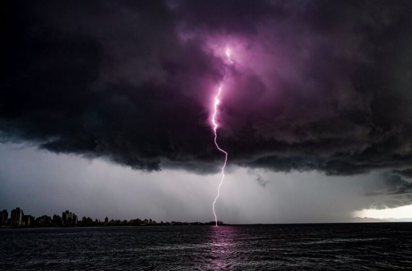  El Niño começa a influenciar o tempo em Santa Catarina com calor fora de época e temporais