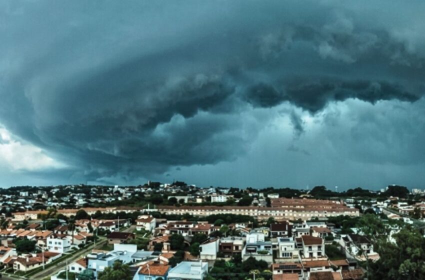  Rio atmosférico pode provocar até 300 mm de chuva e tempestades severas no Sul do Brasil