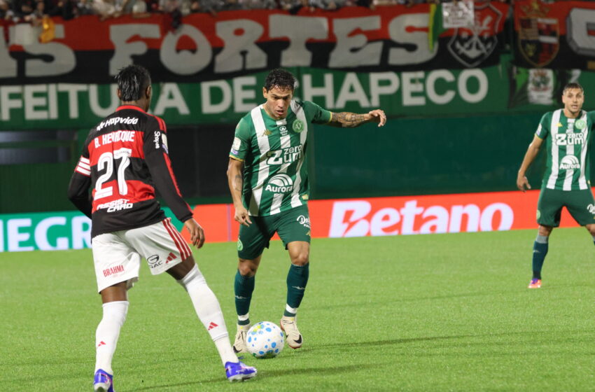  Chapecoense é superada pelo Flamengo