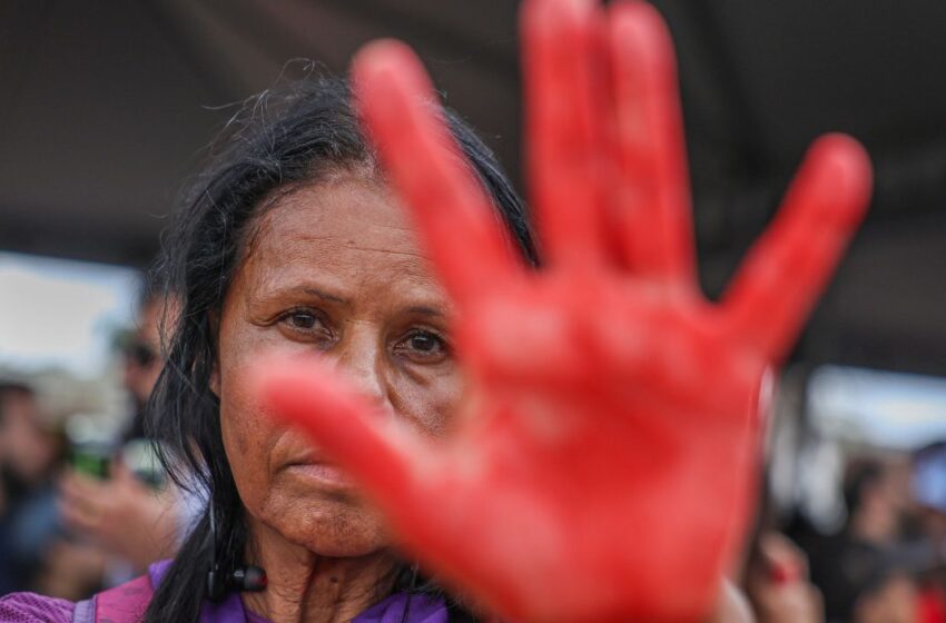  Brasil bate novo recorde de feminicídios em 2025, com 1.571 mulheres assassinadas