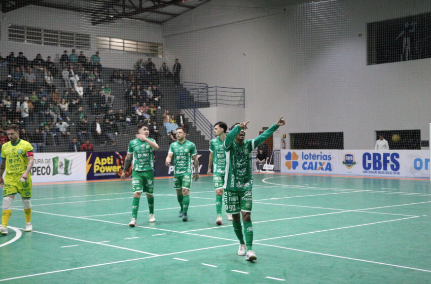  Chape Futsal goleia Sorriso e fecha rodada na vice-liderança do Brasileiro