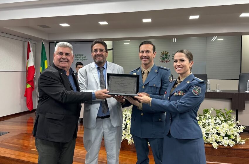  Câmara de Chapecó celebra os 100 anos do Corpo de Bombeiros com homenagem solene