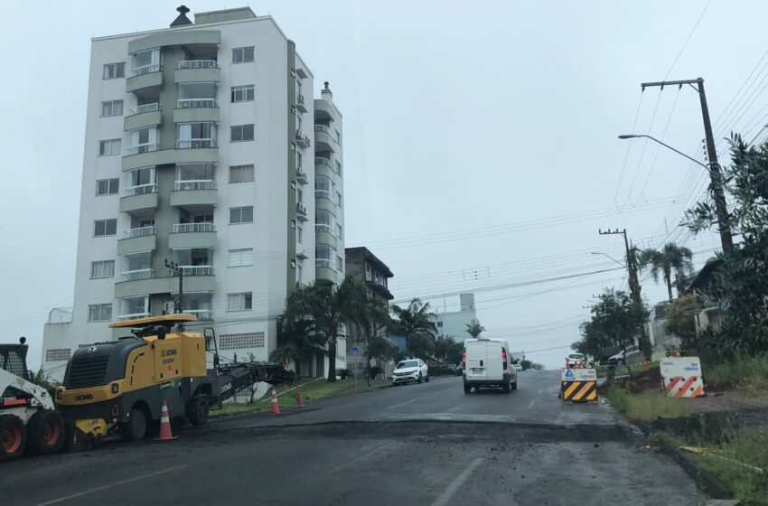  Rua Condá recebe lombadas eletrônicas e redutores físicos são removidos